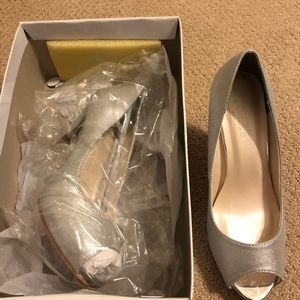 NWT Shimmer Peep-Toe Platform Pumps (David’s Bridal, Kingsley)